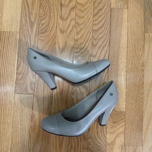 Life stride heels in new condition